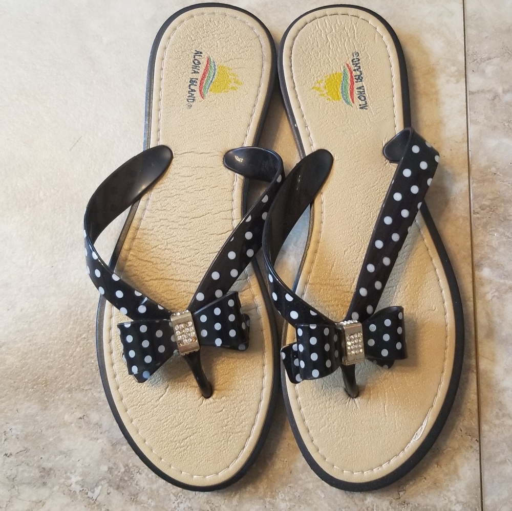 Aloha Island Bow Polka Dot Flip Flops